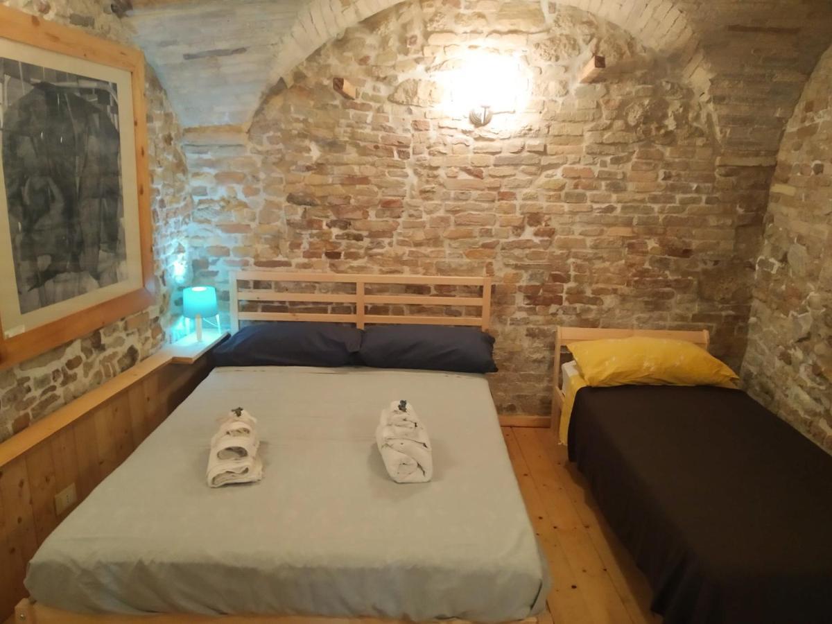 Bed and Breakfast La Finestra Sul Cortile Атри Экстерьер фото